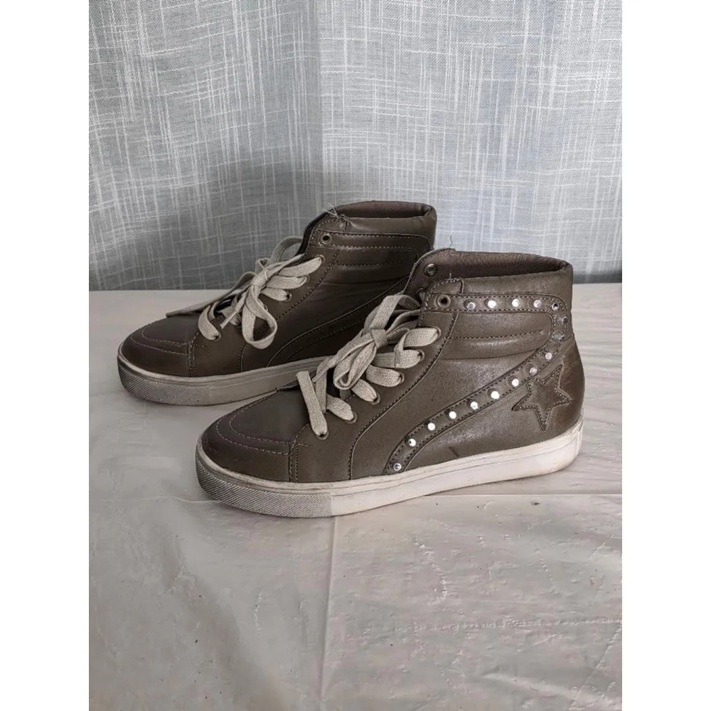 Women's Teagan‎ B Sneakers Size 8 Gray